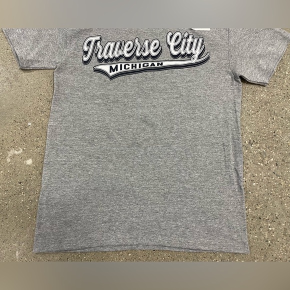 NWT Michigan Great Lakes Traverse City soft T-shirt size Small - Picture 5 of 8